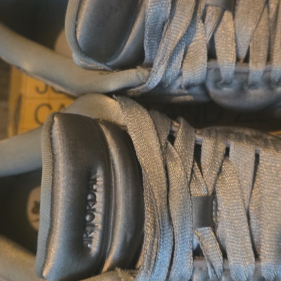 Air Jordan 1 Low Womans 11 - Picture 2 of 9